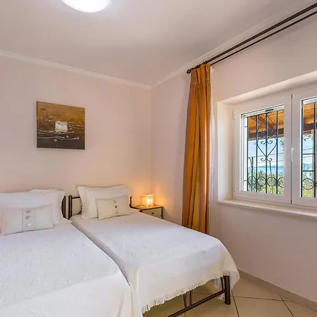 Tatiana Seaview House By Konnect, Nisaki Holiday home