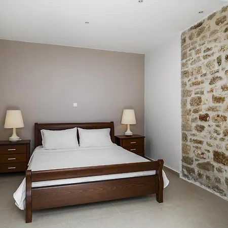 Holiday home Tatiana Seaview House By Konnect, Nisaki