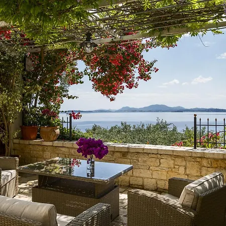 Holiday home Tatiana Seaview House By Konnect, Nisaki *